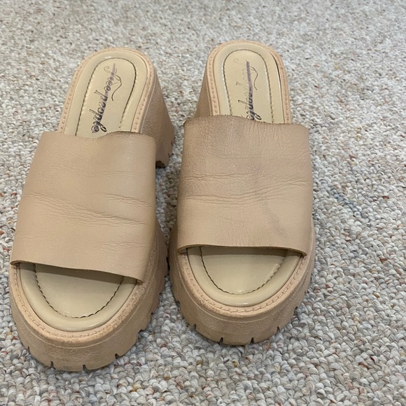 FREE PEOPLE nude platform sandals - Picture 2 of 5